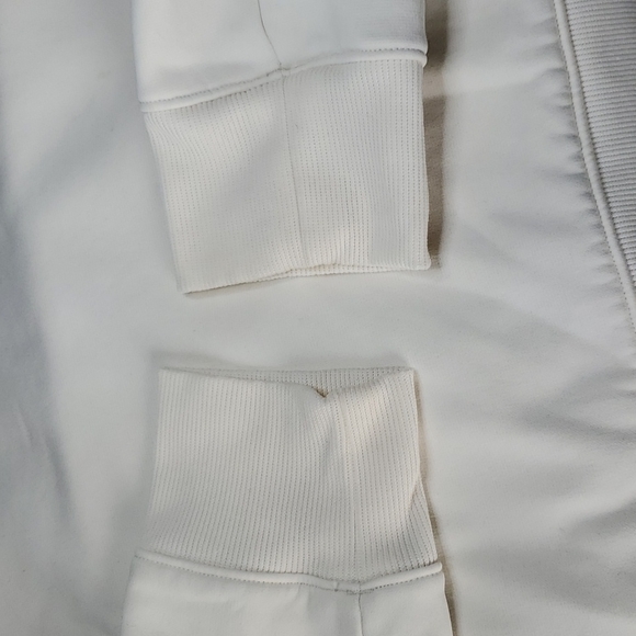 Under Armour Cold Gear size Large Color is cream. - Picture 10 of 13